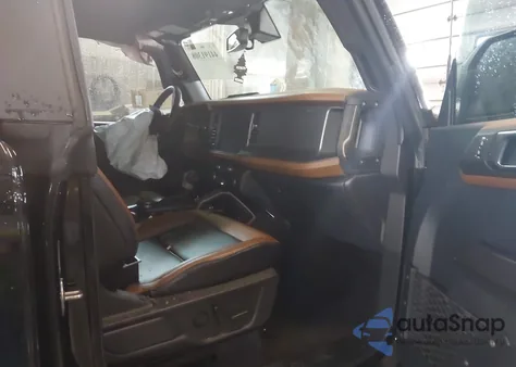 2024 Ford Bronco Outer Banks z USA, uszkodzony, nr VIN 1FMDE8BH6RLA13797